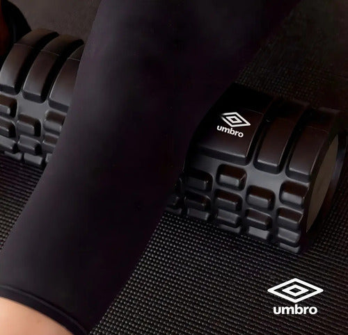 Rolo Sensitivo Umbro Hueco 33cm Yoga Pilates De Goma Eva Pvc Color Negro