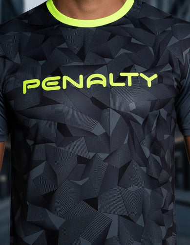 Remera Geonetrico X Penalty