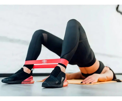 Set Mini Bandas Umbro De 3 Banda Kit Yoga Pilates Gimnasio Color Negro/gris/rojo