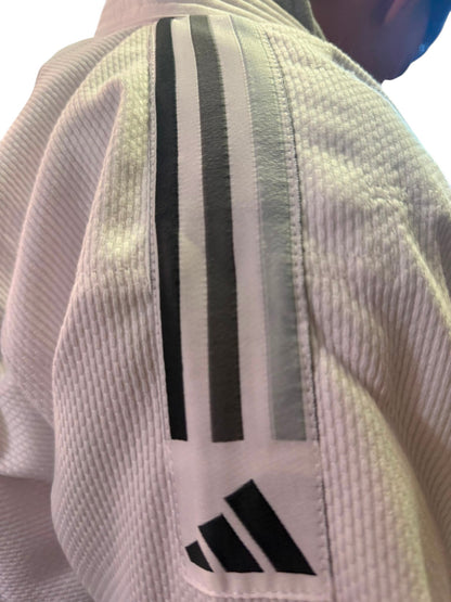 Uniforme Judo Adidas Club Con Cinturon J350P Algodon Poliester Tejido Reforzado Intermedio Avanzado